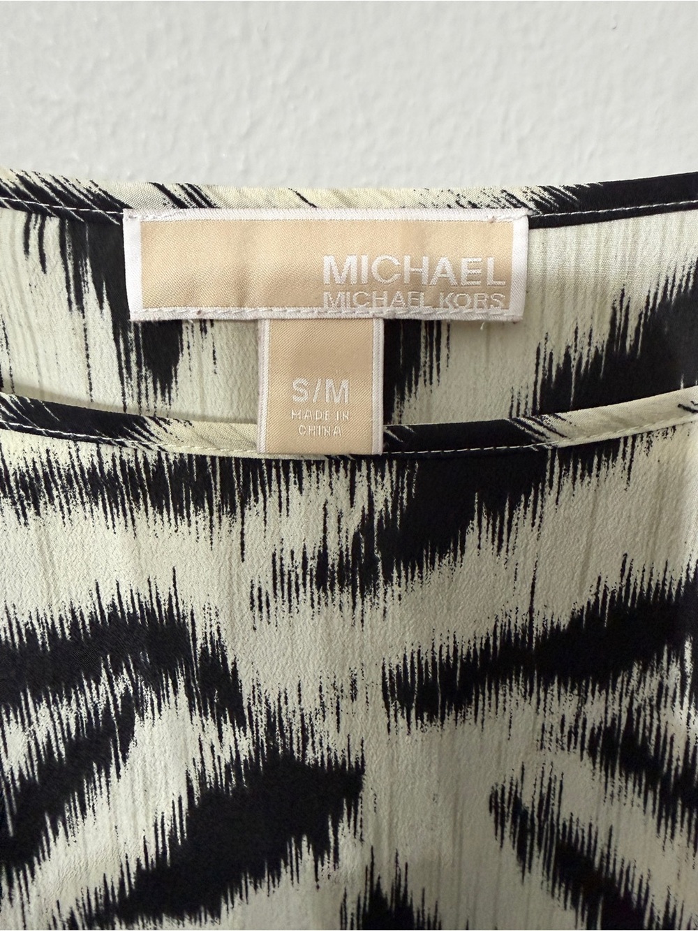 Title: Women’s MICHAEL Michael Kors S/M Mixed Animal Print Blouse - Picture 4 of 5